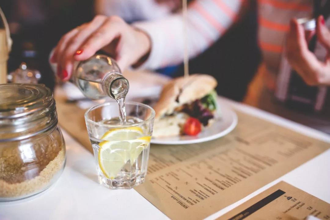 餐前酒、佐餐酒、餐后酒，有什么区别